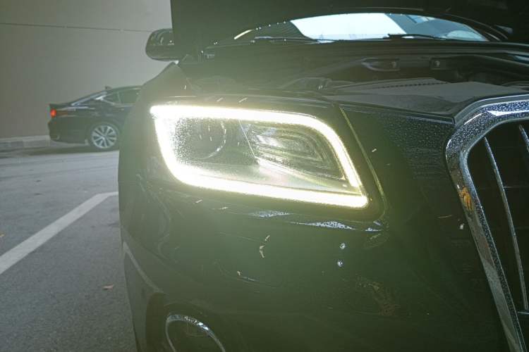 Used Audi Q5 2017 40 TFSI Comfort Model Right Front Headlight