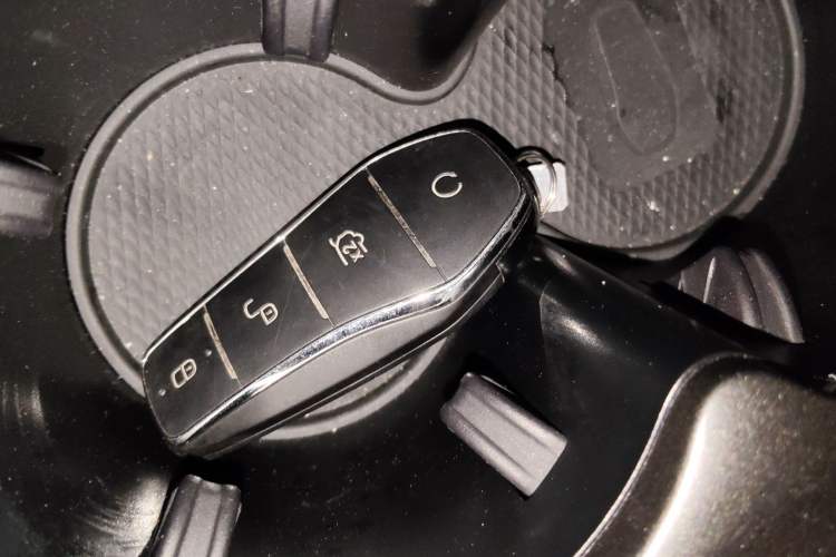 Used BYD Seal 06 New Energy 2025 EV 470KM Prestige Edition Vehicle Key