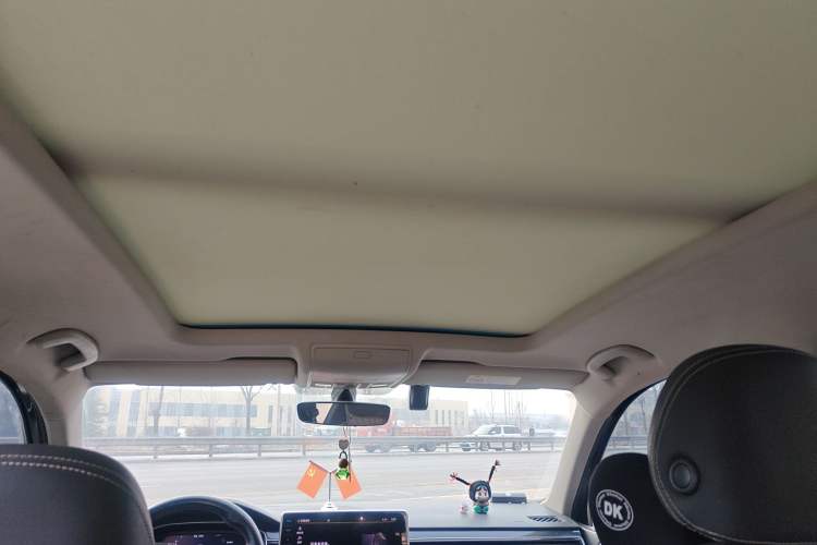 Used Volkswagen Tiguan L 2022 330TSI Automatic Two-Wheel Drive R-Line Enhanced Edition