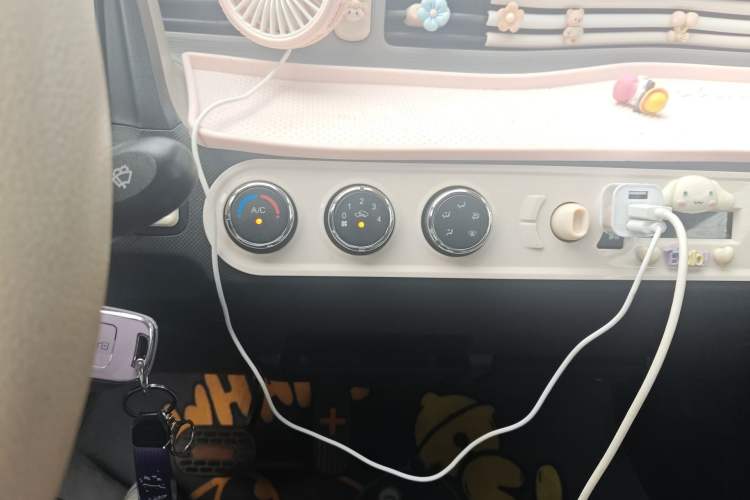 Used Wuling Hongguang MINIEV 2021 Macaron Fashion Model Lithium Iron Phosphate Audio And AC Panel