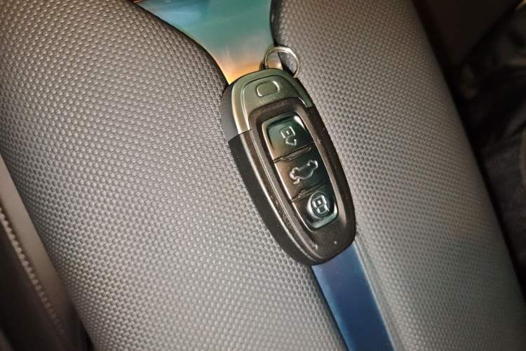 Used Hongqi E-QM5 2022 431 km Charge & Enjoy Edition
