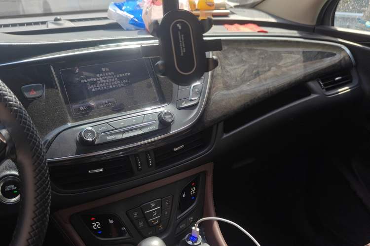 Used Buick Envision 2015 20T Four-Wheel Drive Luxury Model Audio And AC Panel