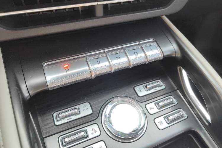 Used Lincoln Nautilus 2025 2.0T Four-Wheel Drive Luxury Edition
