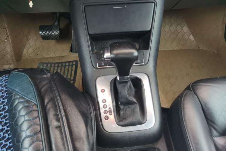 Used Volkswagen Tiguan 2010 1.8TSI Automatic Two-Wheel Drive Elite Edition Gear Lever