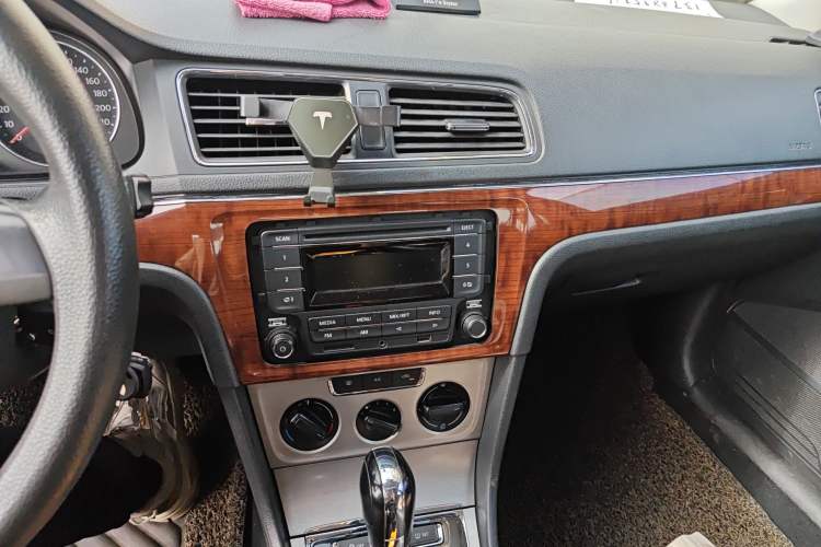 Used Volkswagen Lavida 2013 Restyled Classic 1.6L Automatic Comfort Edition
