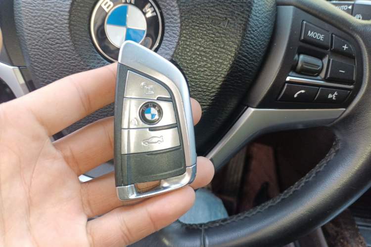 Used BMW X5 2017 xDrive28i Vehicle Key