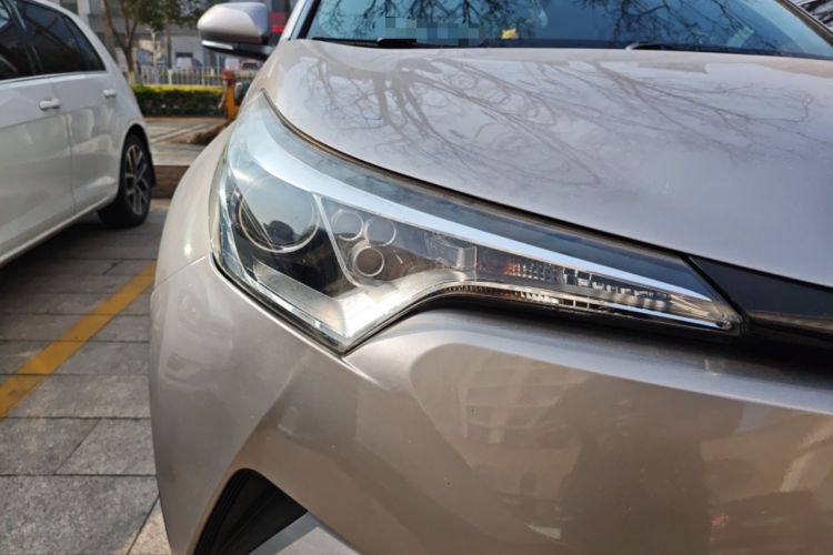 Used Toyota IZOA 2018 2.0L Yichi Version China VI Standard