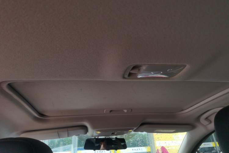 Used Nissan Sylphy 2019 1.6XV CVT Smart Connect Luxury Edition China VI Standard Headliner