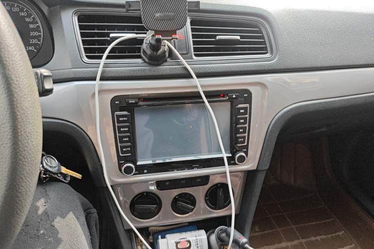 Used Volkswagen Lavida 2013 Revised Classic 1.6L Manual Fashion Edition Audio And AC Panel