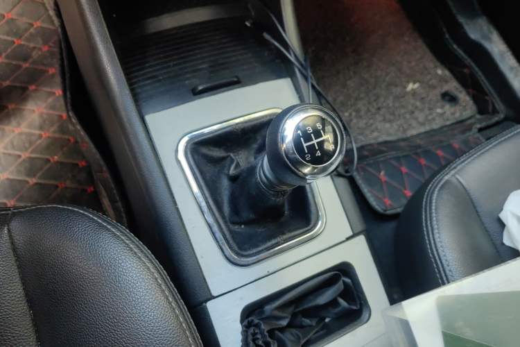 Used BAIC Senova X65 2015 2.0T Manual Elite Edition
