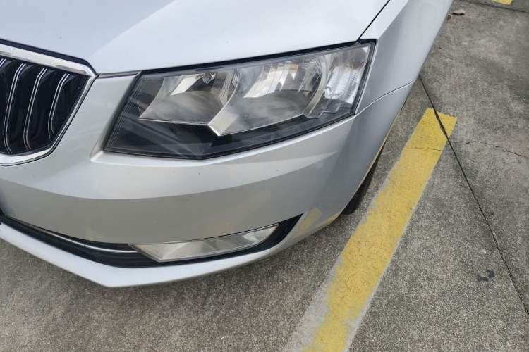 Used Skoda Octavia 2015 1.4TSI DSG Yijun Edition Left Front Headlight