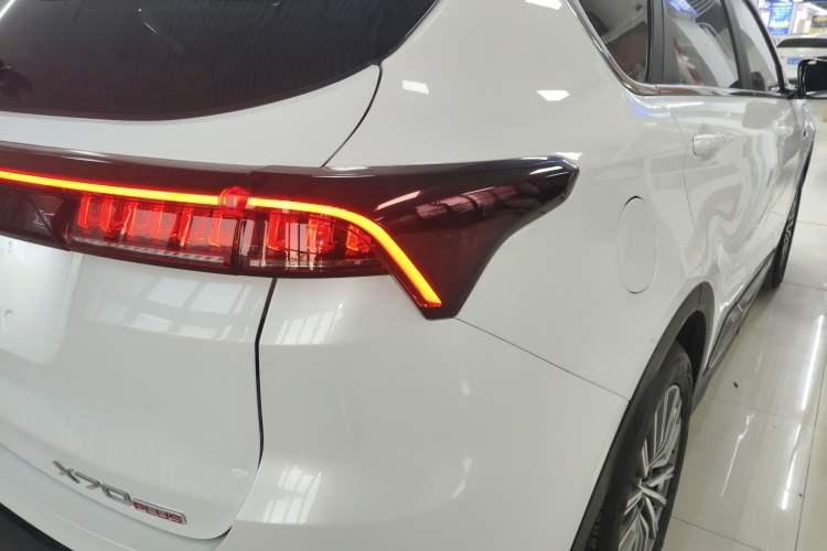 Used JETOUR X70 PLUS 2023 1.5T DCT Ziqiang PRO+ 7-Seater
