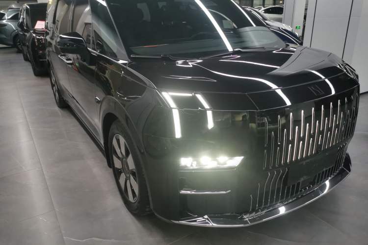 Used Zeekr 009 2024 Six-Seat Executive Version 4WD 108 kWh
