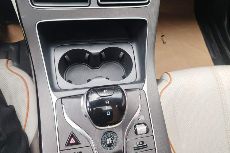 Used BYD Qin PLUS 2023 Champion Edition DM-i 120KM Beyond Model Gear Lever