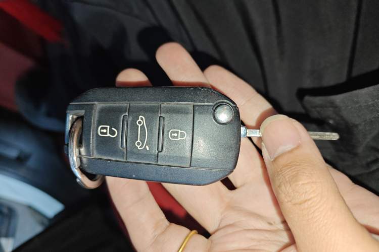 Used Peugeot 3008 2013 2.0L Automatic Classic Edition
