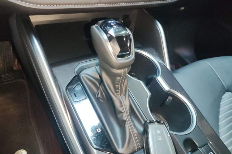 Used Toyota Crown Kluger 2023 2.5L HEV Four-Wheel Drive Luxury Edition Gear Lever