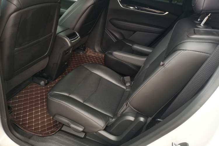 Used Cadillac XT6 2020 28T Six-Seater Four-Wheel-Drive Luxury Version Left Rear Seat