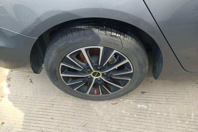 Used Roewe i5 2021 1.5L CVT Black Gold Edition