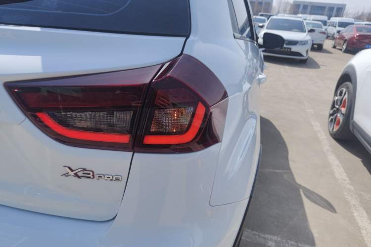 Used Geely Auto Vision X3 2021 PRO 1.5L CVT Deluxe Model
