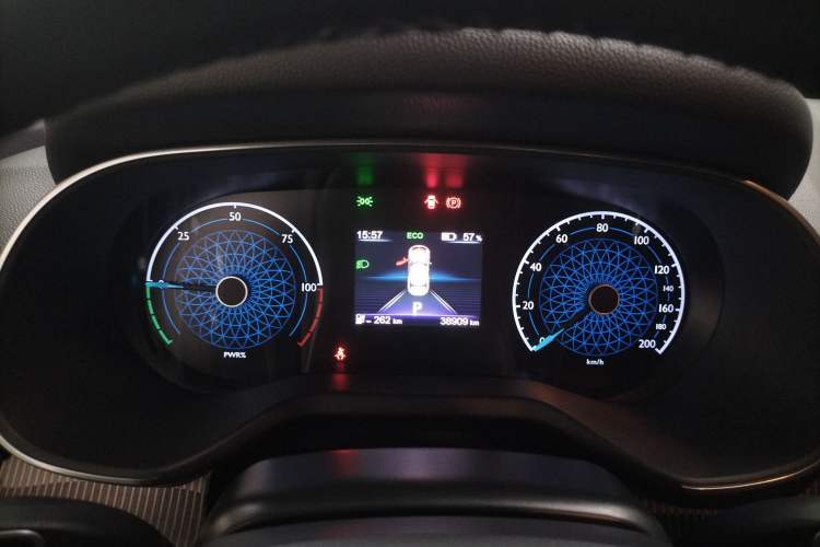 Used Hongqi E-QM5 2022 431 km Charge & Enjoy Edition Instrument Cluster