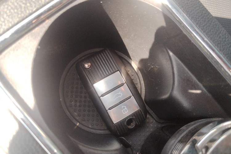 Used Roewe i6 2020 PLUS 1.6L CVT 4G Connected Glory Flagship Edition