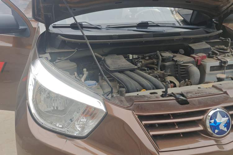 Used Venucia R30 2014 1.2L Manual Enjoyment Edition