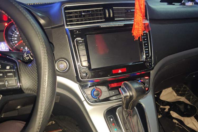 Used Haval H6 2015 Sport Edition 1.5T Automatic Two-Wheel Drive Luxury Model
