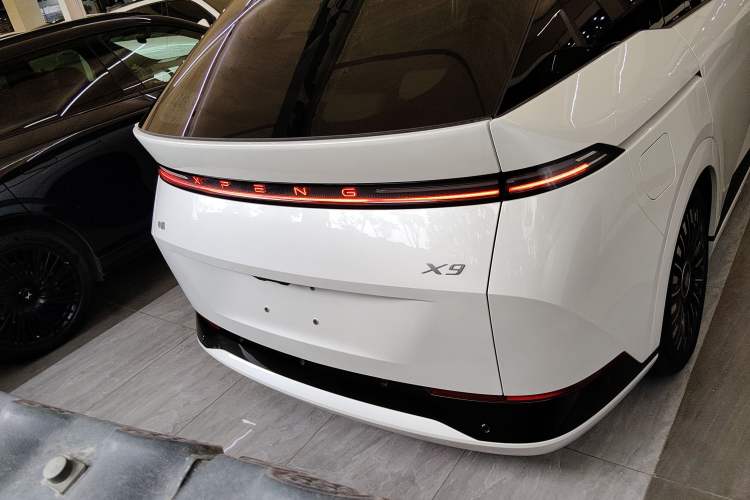 Used XPeng X9 2025 740 Ultra-Long Range Max
