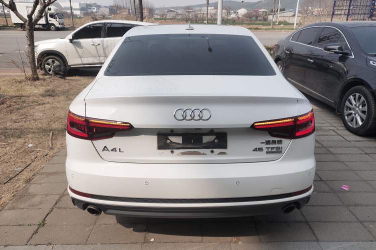 Used Audi A4L 2018 30th Anniversary Edition 40 TFSI Fashion Model