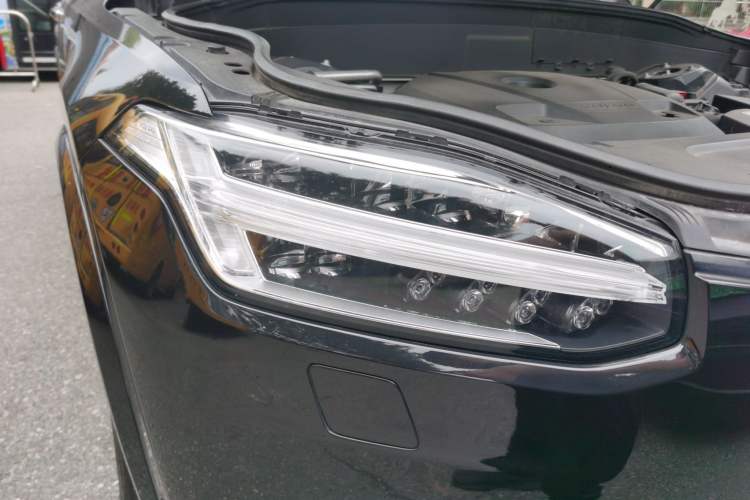 Used Volvo XC90 2015 T6 Zhiya Edition 7-seater Right Front Headlight