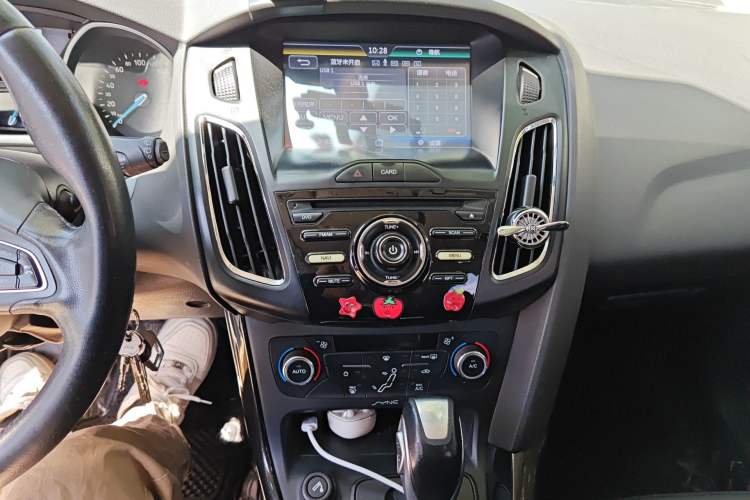 Used Ford Focus 2015 Hatchback 1.6L Automatic Fashion Edition Audio And AC Panel