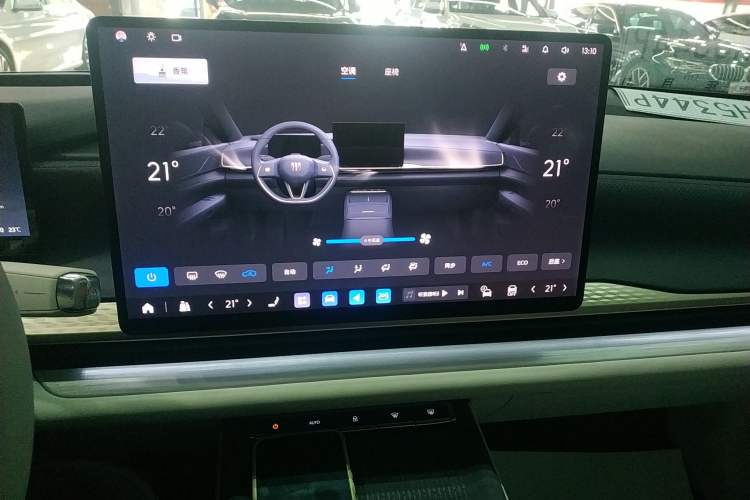 Used Buick L7 2025 Model Aivia
