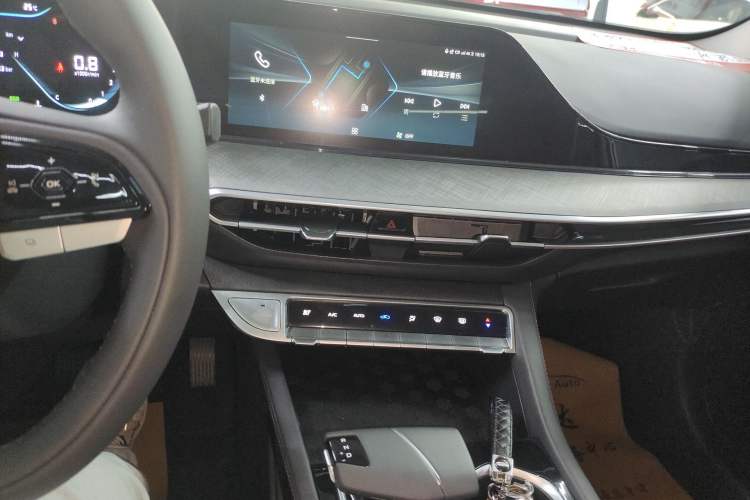 Used CHANGAN Eado 2025 PLUS 1.4T Dual-Clutch High-Energy Version Audio And AC Panel