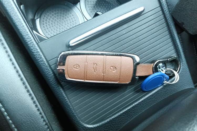 Used Volkswagen Magotan 2016 1.8TSI Luxury Comfort Model Vehicle Key