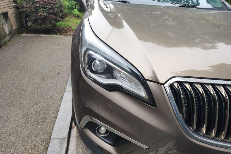 Used Buick Envision 2014 28T Four-Wheel Drive Luxury Model Right Front Headlight