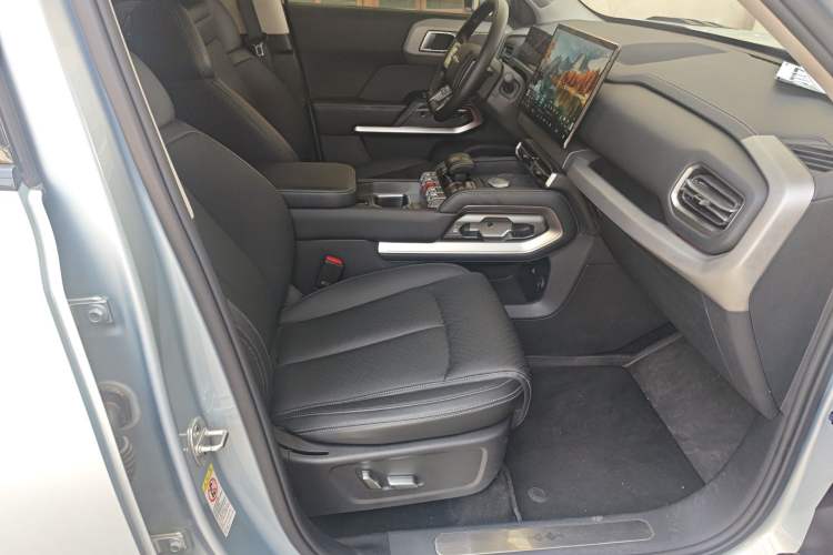 Used Formula Leopard Titanium 3 2025 501KM All-Wheel Drive Intelligent Driving Ultra Version
