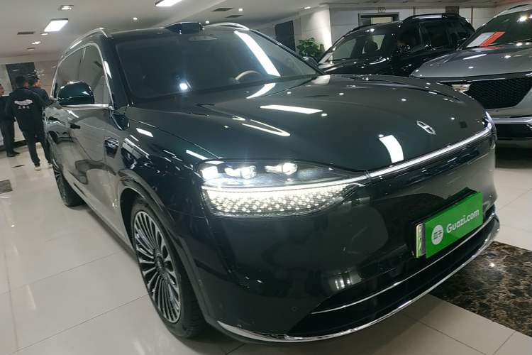 Used Hima AITO M9 2025 Extended-Range Max Version 52 kWh 6-Seater Edition Front Right 45 Deg