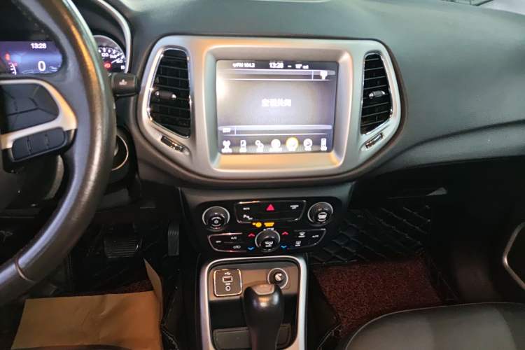 Used Jeep Compass 2017 200T Automatic Family Edition Audio And AC Panel