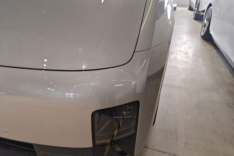 Used Li Auto MEGA 2025 Ultra Smart Refreshed Edition
