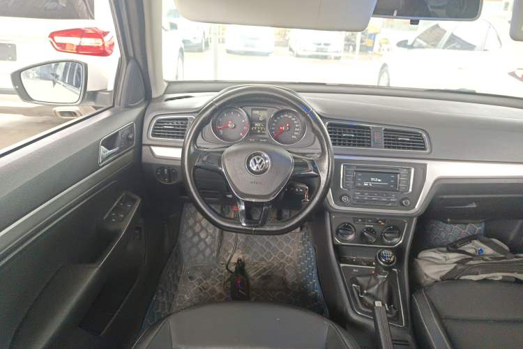 Used Volkswagen Lavida 2015 1.6L Manual Comfort Edition
