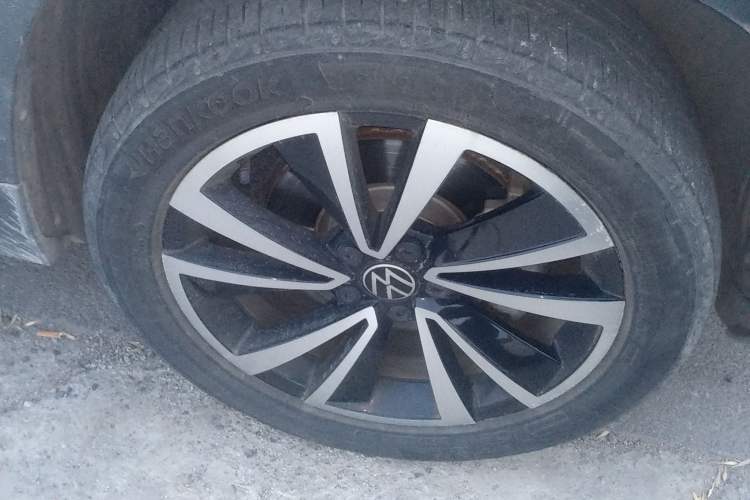 Used Volkswagen Tharu 2021 280TSI Two-Wheel-Drive Luxury Plus Edition Right Front Wheel Hub