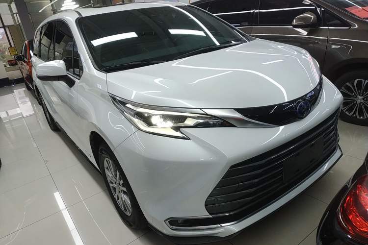 Used Toyota Sienna 2021 2.5L Hybrid Premium Edition
