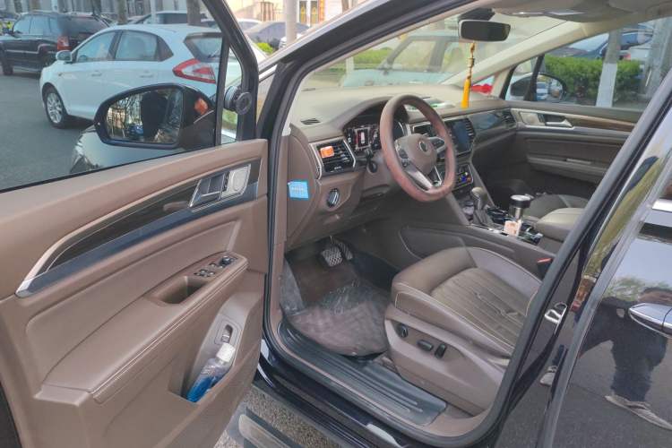 Used Volkswagen Viloran 2020 330TSI Luxury Edition Driver Seat