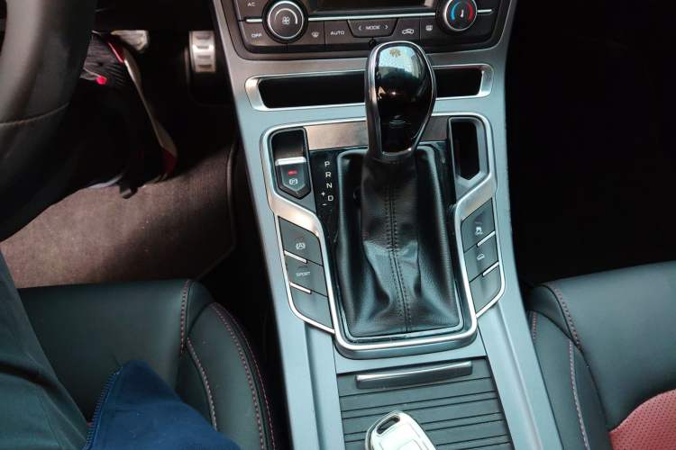 Used Geely Auto Vision S1 2019 Upgraded Model 1.5L CVT Luxury Version
