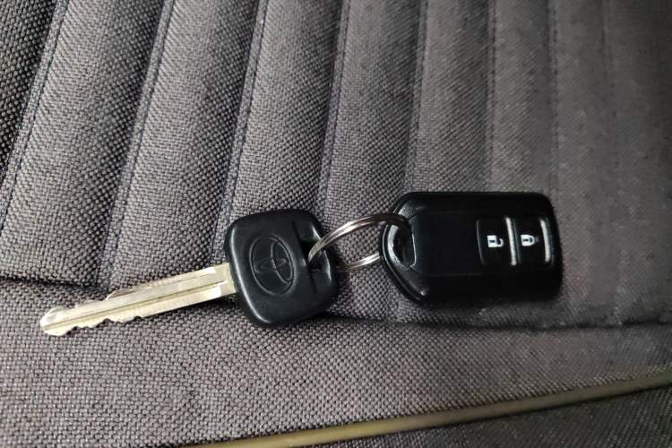 Used Toyota YARiS L Zhi Xuan 2016 Revised 1.5E CVT Charming Edition Vehicle Key