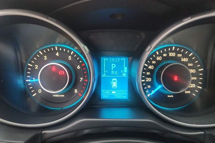 Used BAIC Senova X65 2015 2.0T automatic comfort version
