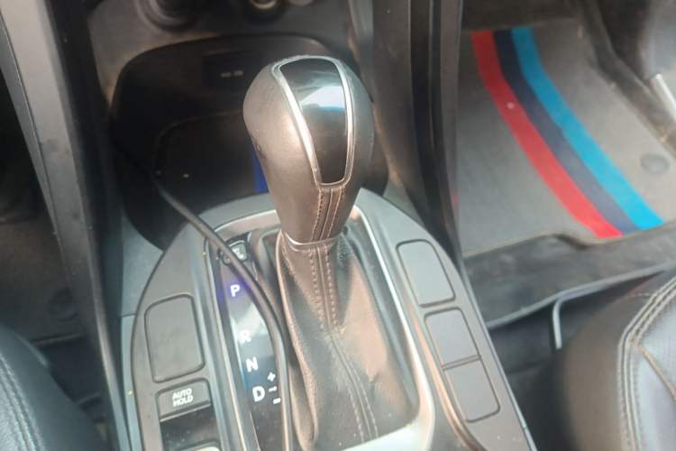 Used Hyundai Santa Fe 2015 2.0T Automatic Two-Wheel Drive Smart Version 5 Seats
