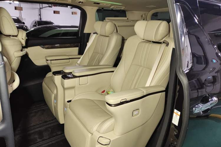 Used Toyota Vellfire 2021 Crown Dual-Engine 2.5L HV Supreme Edition