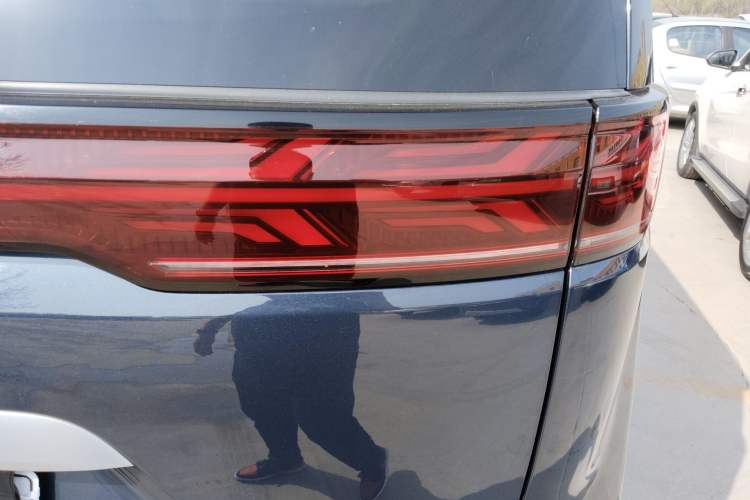 Used Denza D9 2024 DM-i 980 Four-Wheel Drive Flagship Model Exterior 2