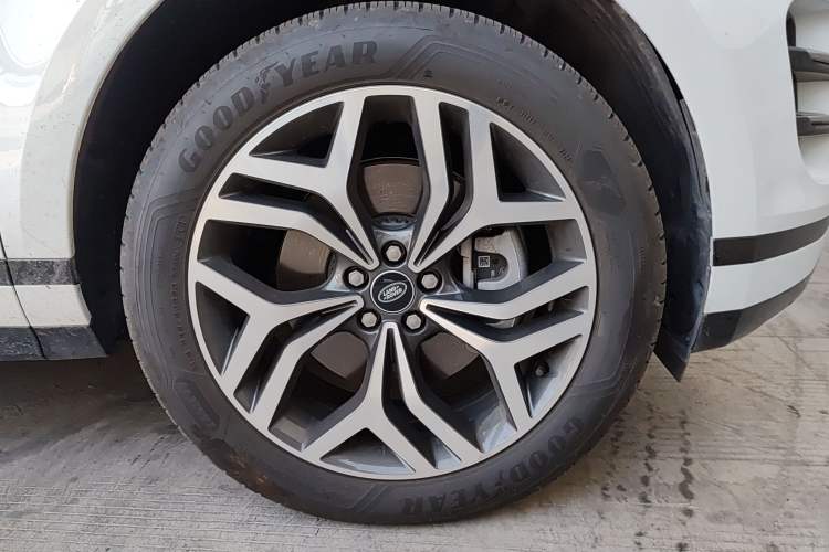 Used Land Rover Range Rover Evoque 2024 Aurora L 249 PS Prestige Light-Chasing Edition